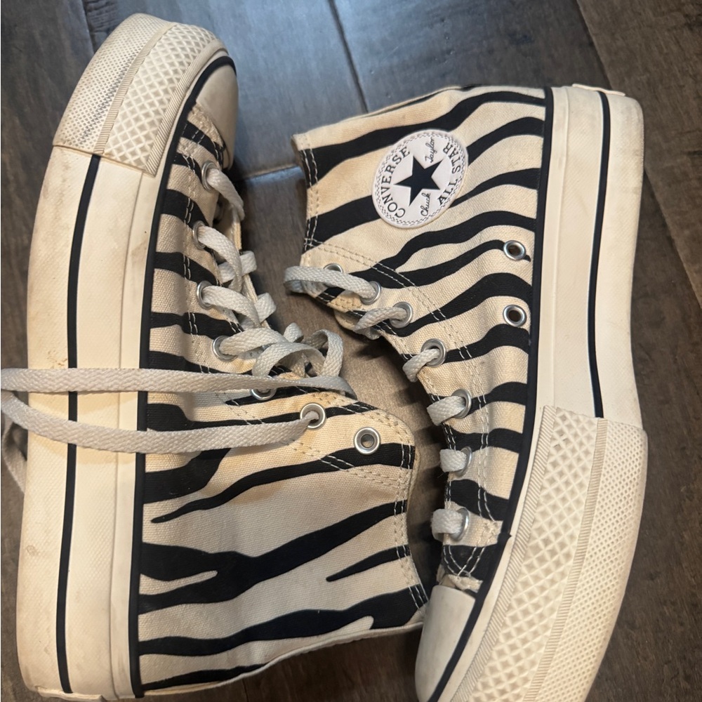COPY - converse zebra size 8